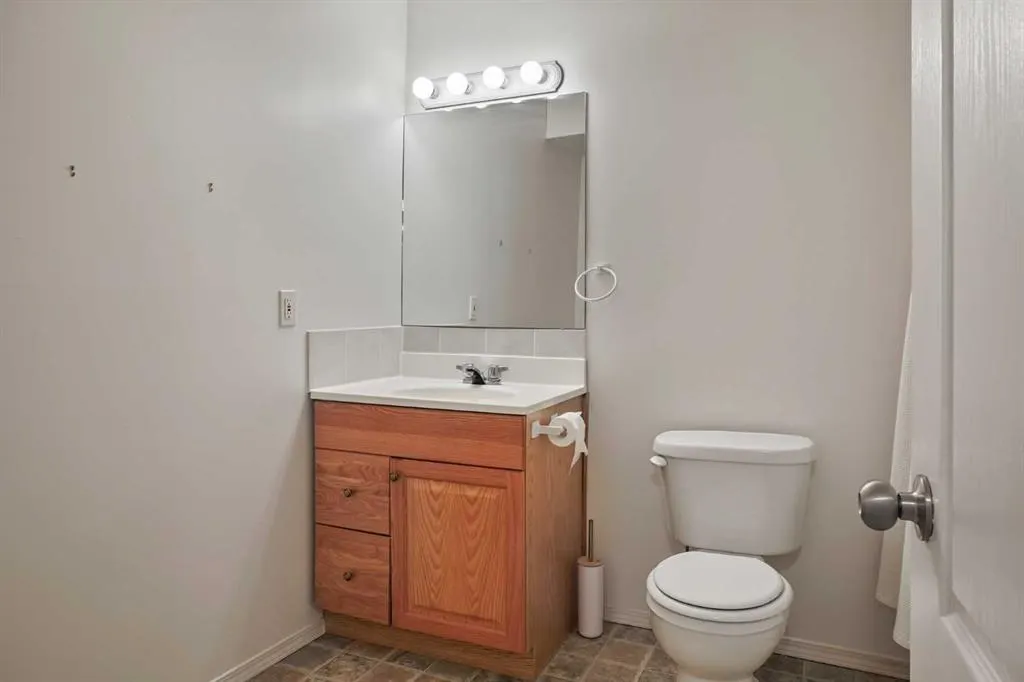 240 Heritage Boulevard W, #1