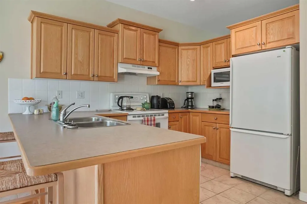 240 Heritage Boulevard W, #1