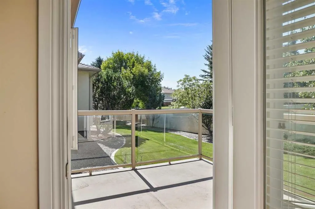 240 Heritage Boulevard W, #1