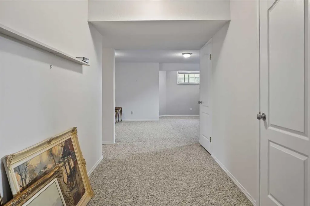 240 Heritage Boulevard W, #1