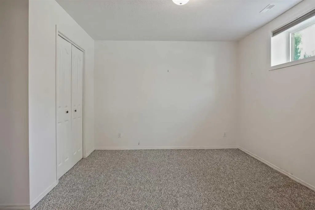 240 Heritage Boulevard W, #1