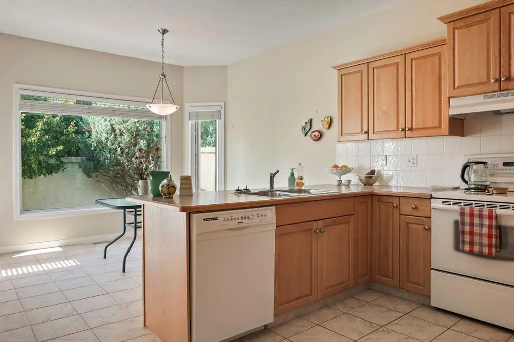 240 Heritage Boulevard W, #1