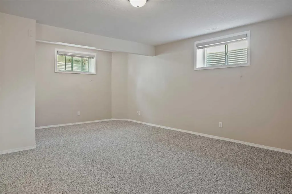 240 Heritage Boulevard W, #1