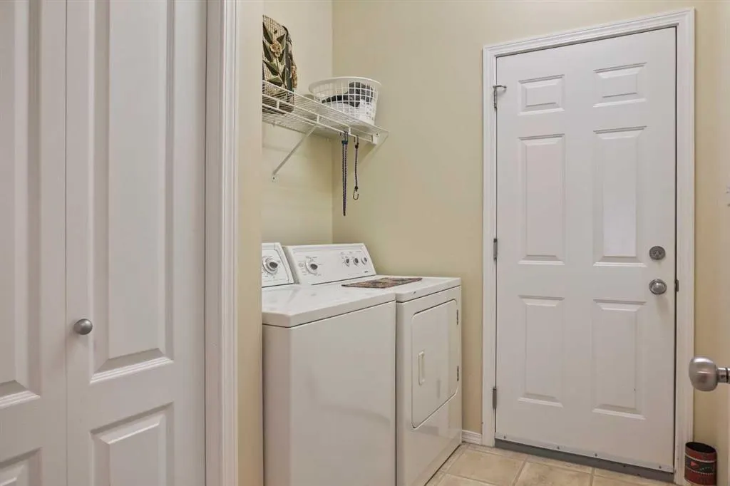 240 Heritage Boulevard W, #1