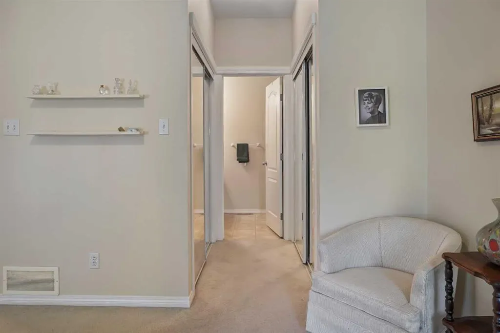 240 Heritage Boulevard W, #1