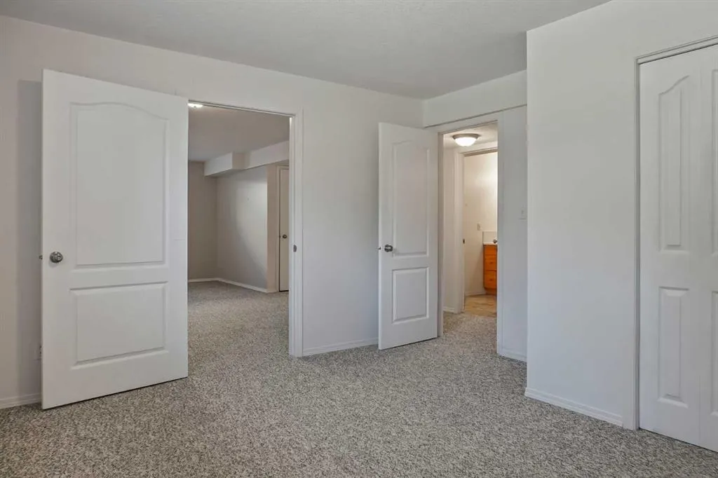 240 Heritage Boulevard W, #1