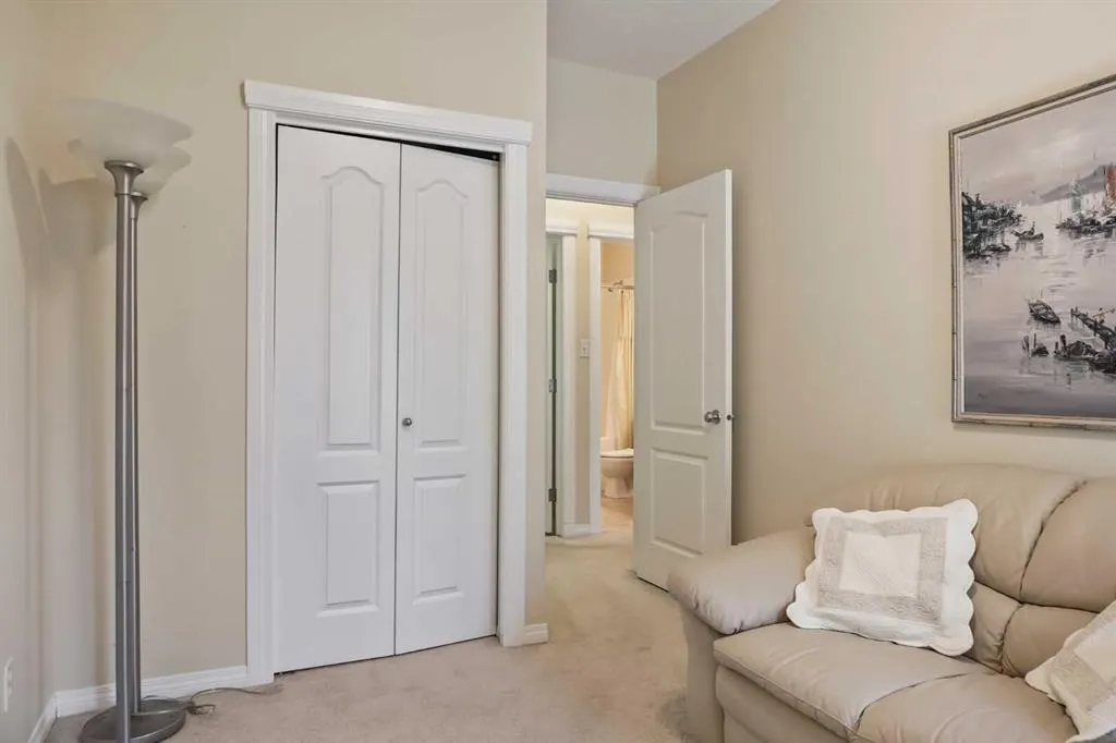 240 Heritage Boulevard W, #1