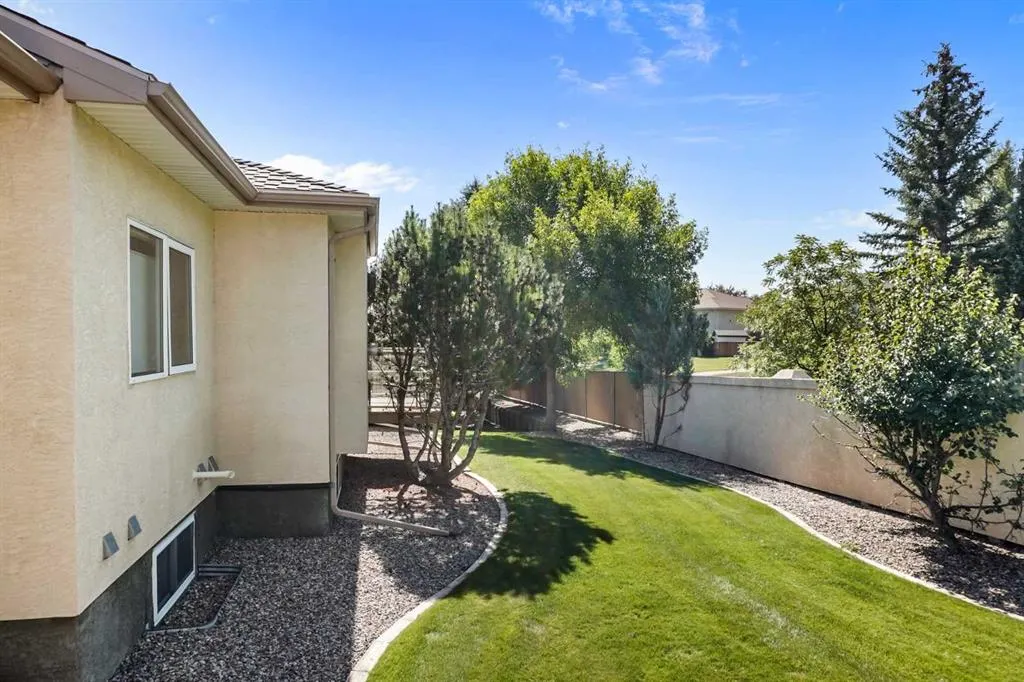 240 Heritage Boulevard W, #1