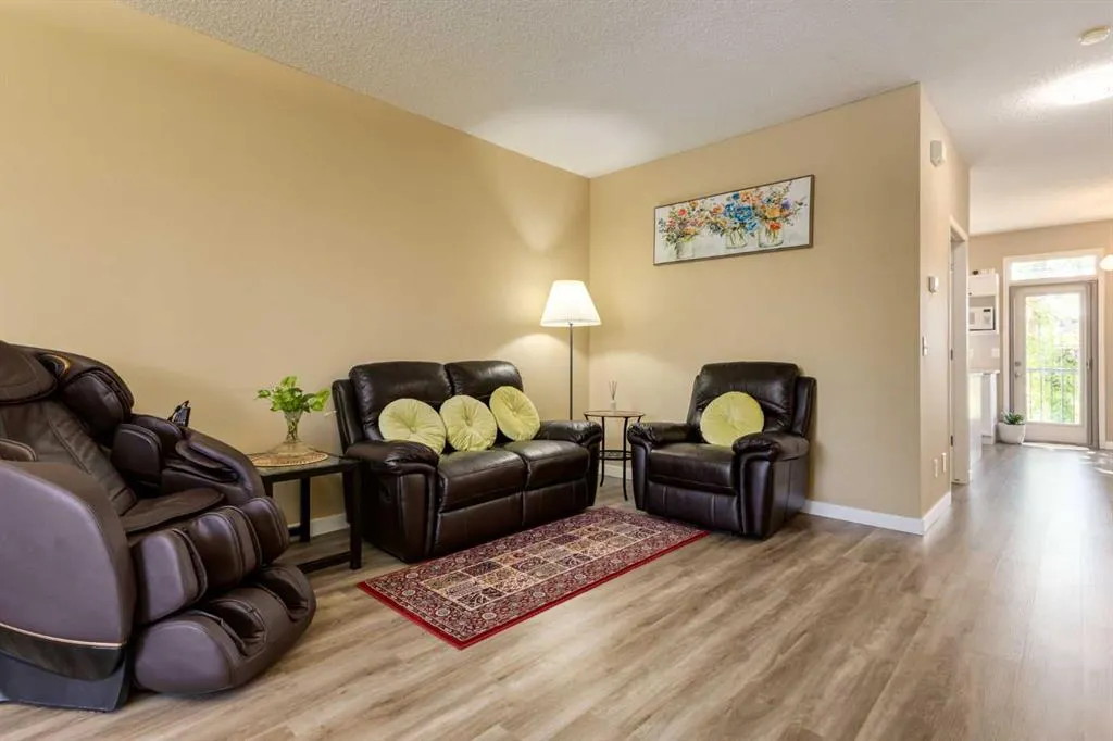 29 Springborough Boulevard SW, #7