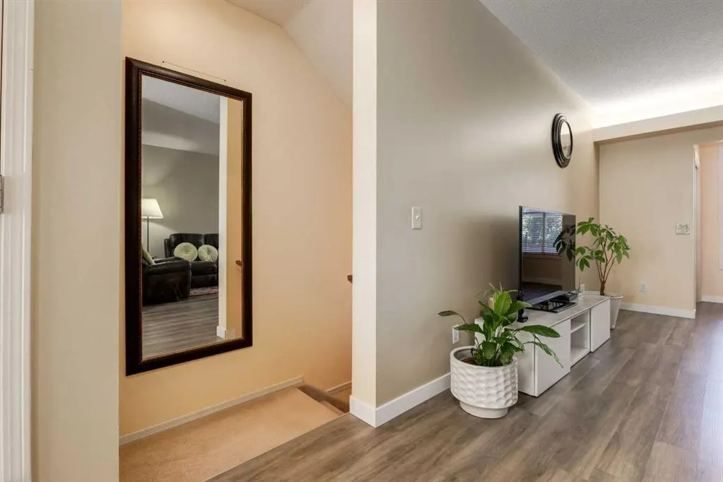29 Springborough Boulevard SW, #7