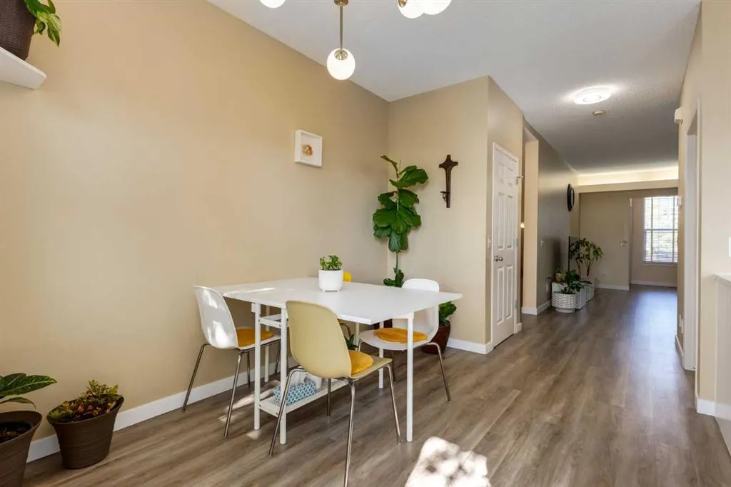 29 Springborough Boulevard SW, #7