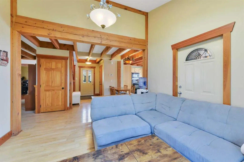460 Summer Crescent