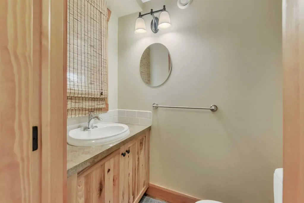 460 Summer Crescent