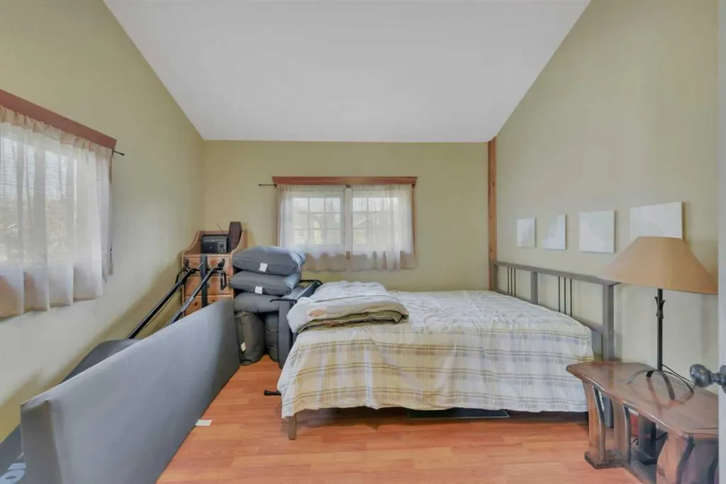460 Summer Crescent