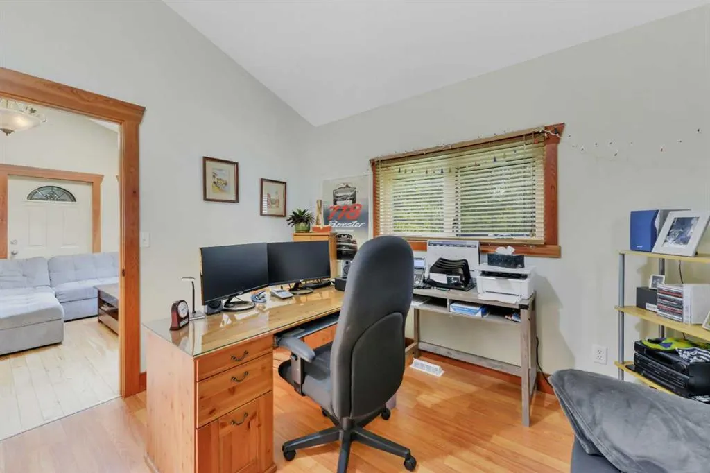 460 Summer Crescent