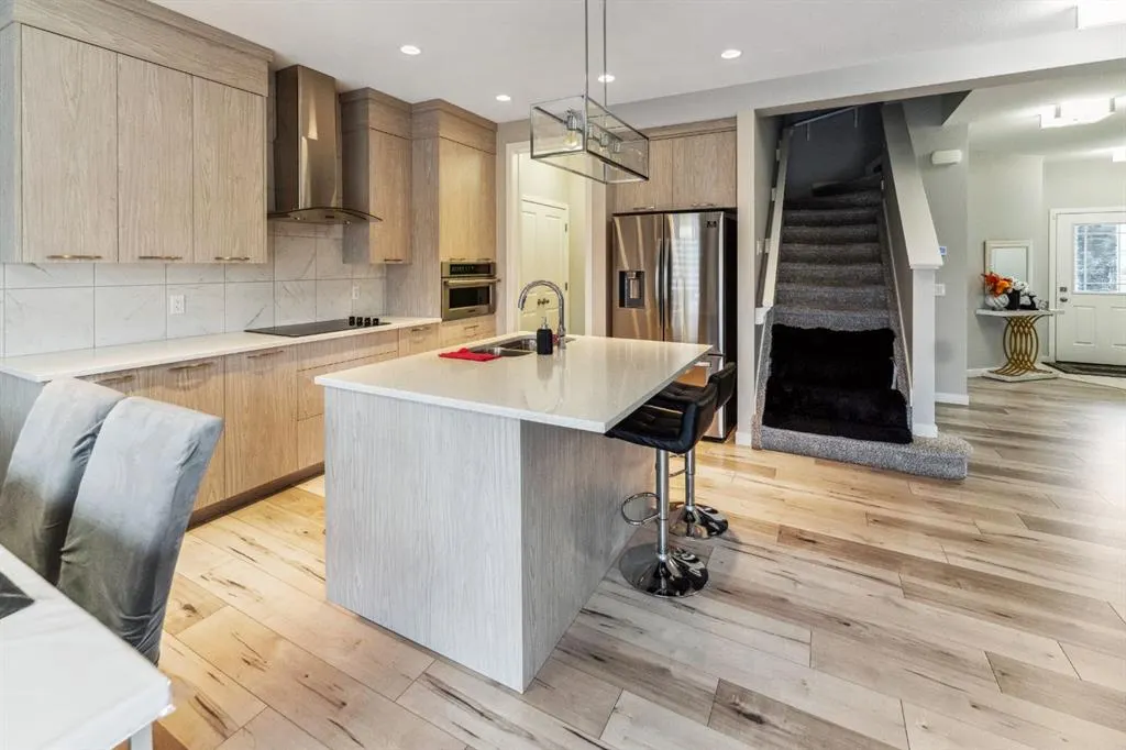 428 Chinook Gate Square