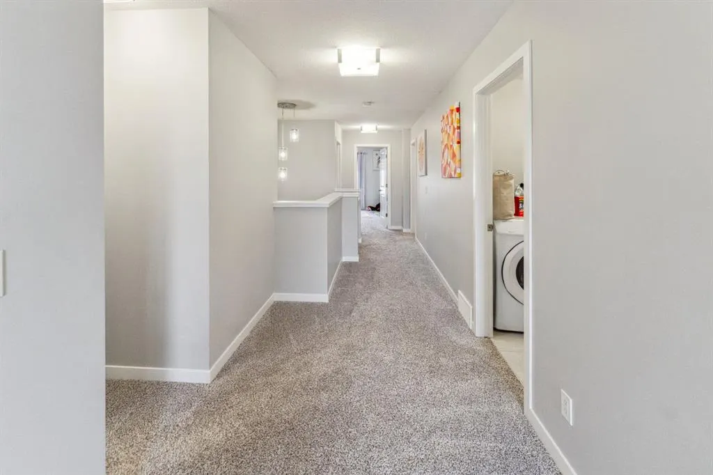 428 Chinook Gate Square