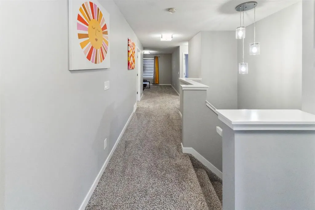 428 Chinook Gate Square