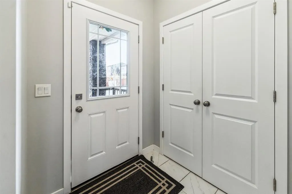 428 Chinook Gate Square