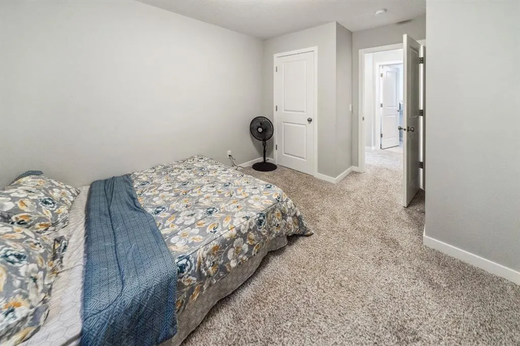 428 Chinook Gate Square