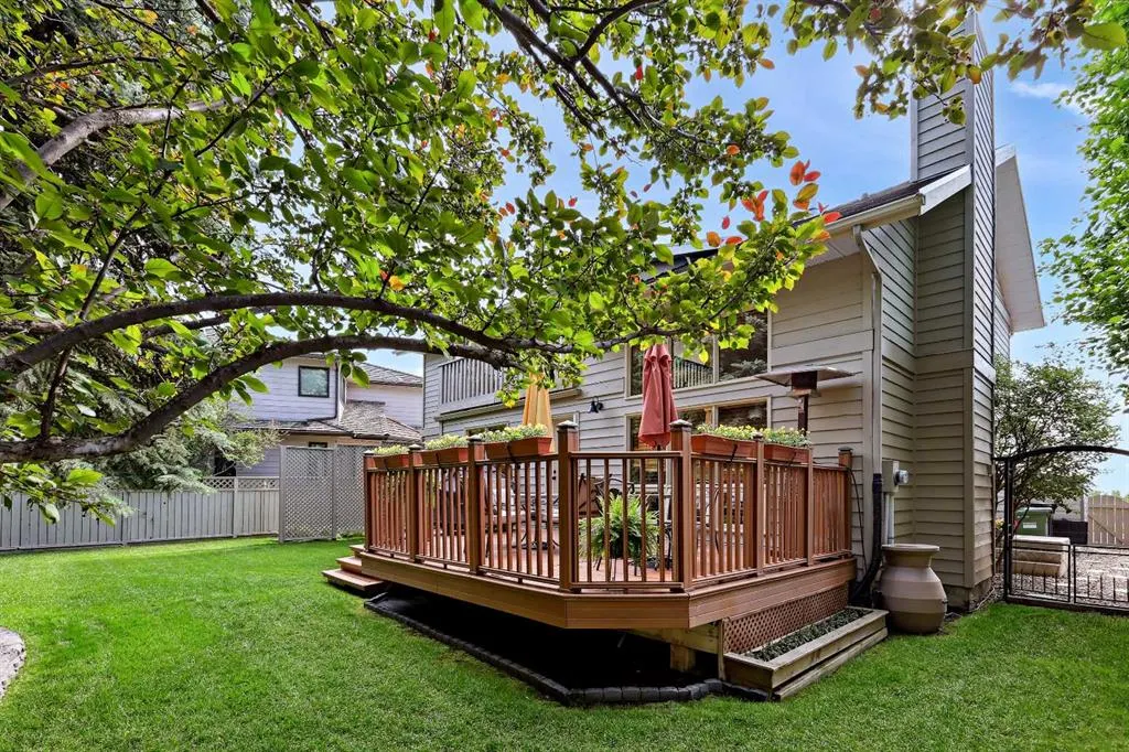 163 Woodhaven Crescent SW