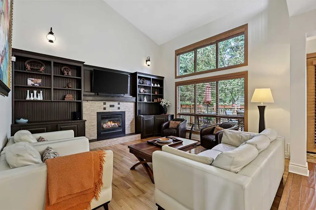 163 Woodhaven Crescent SW