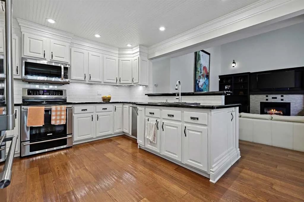 163 Woodhaven Crescent SW