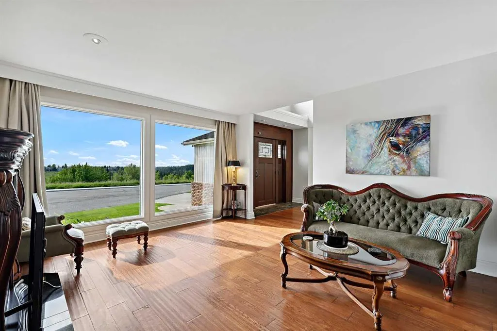 163 Woodhaven Crescent SW
