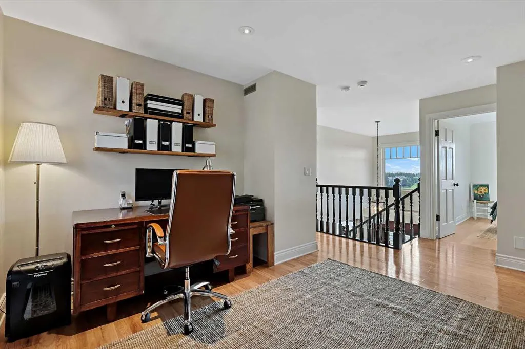 163 Woodhaven Crescent SW