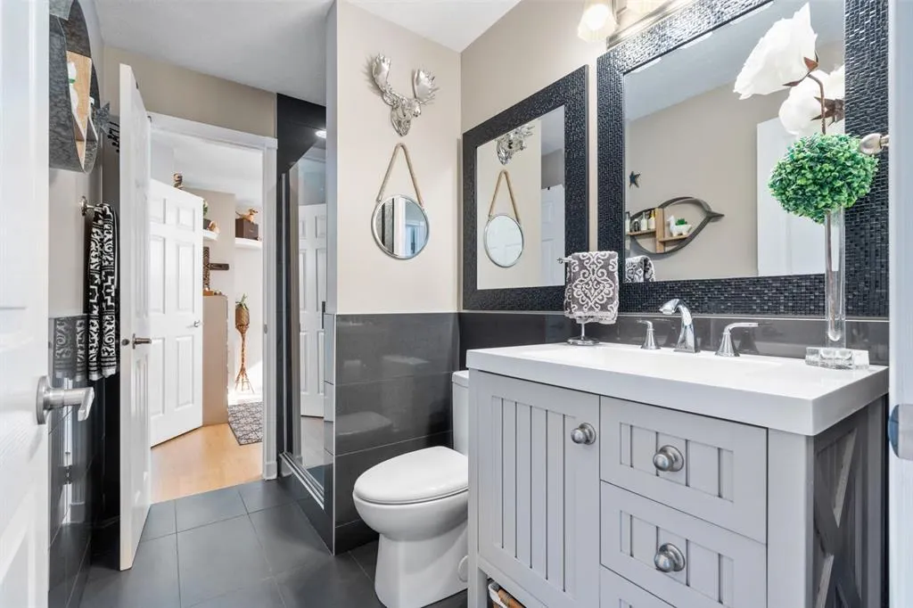 705 56 Avenue SW, #203