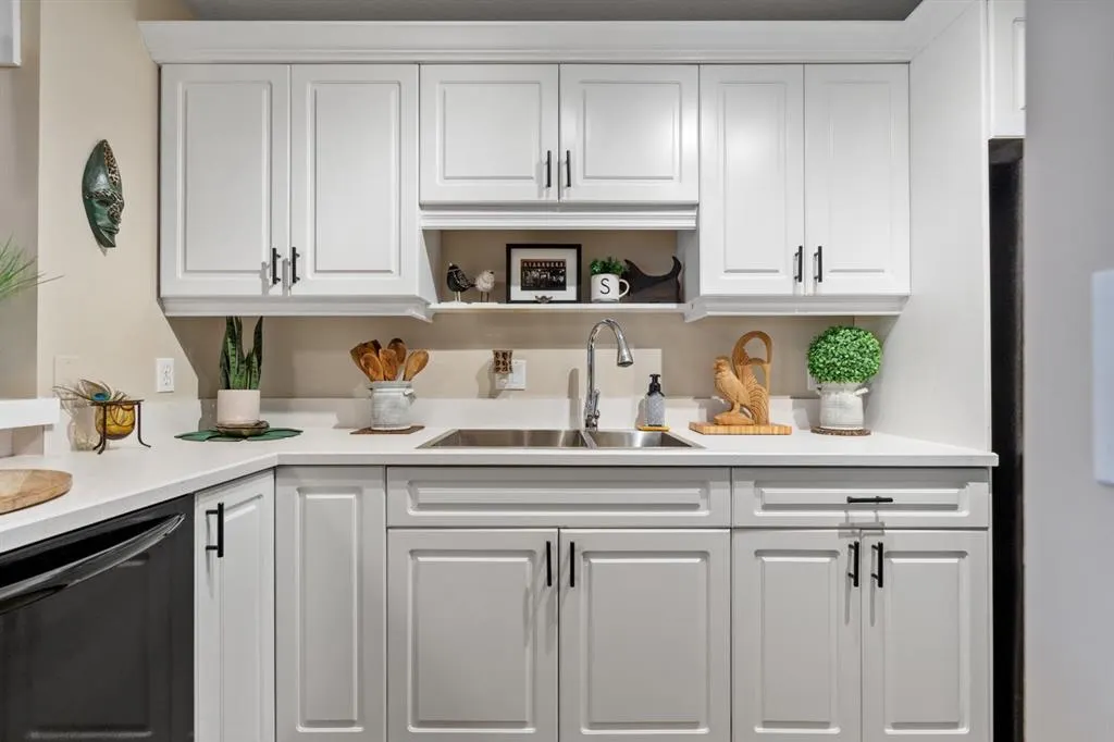 705 56 Avenue SW, #203