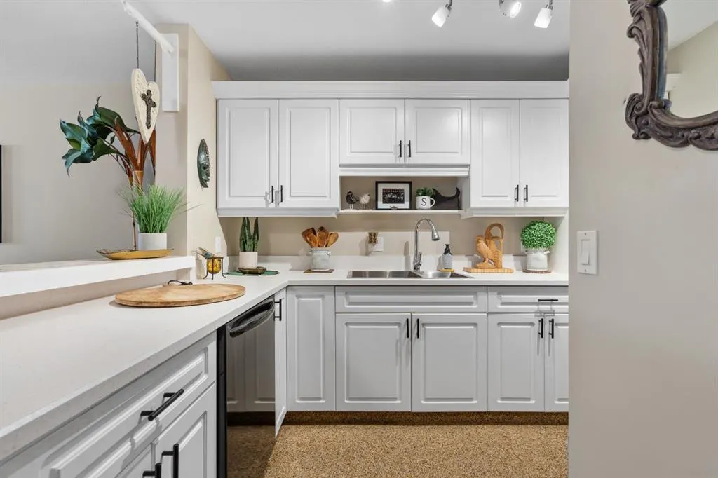 705 56 Avenue SW, #203