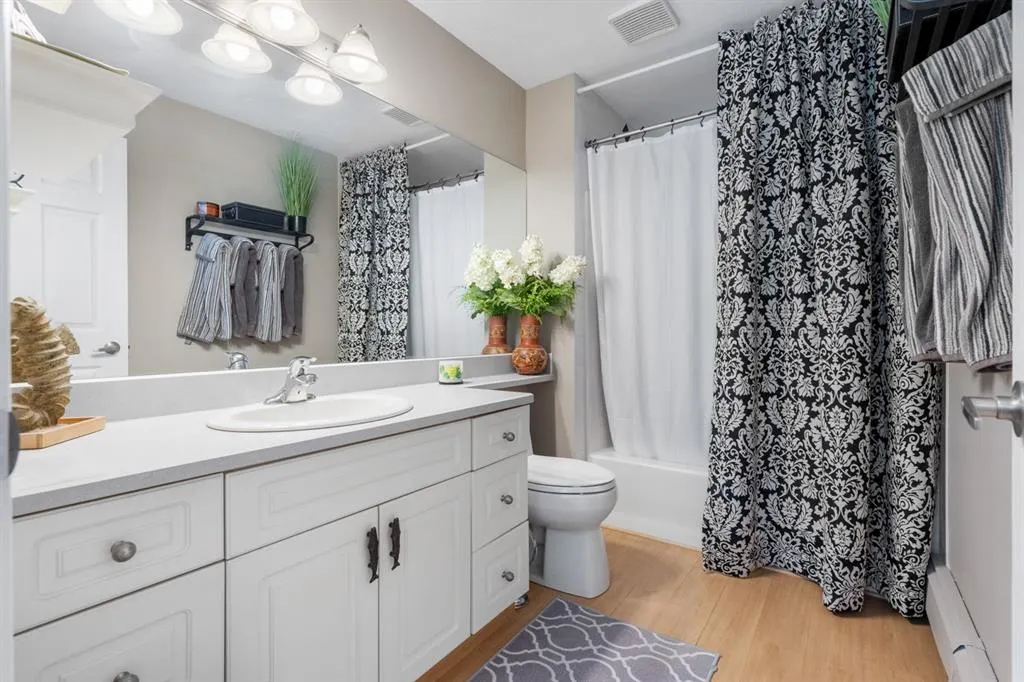705 56 Avenue SW, #203