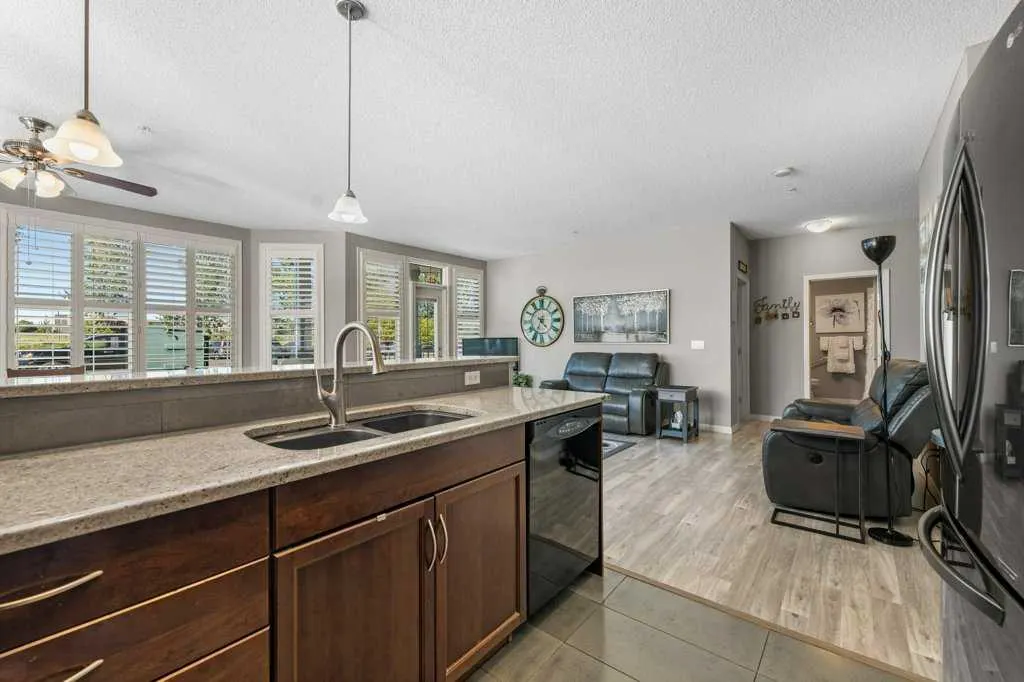 1 Crystal Green Lane, #129