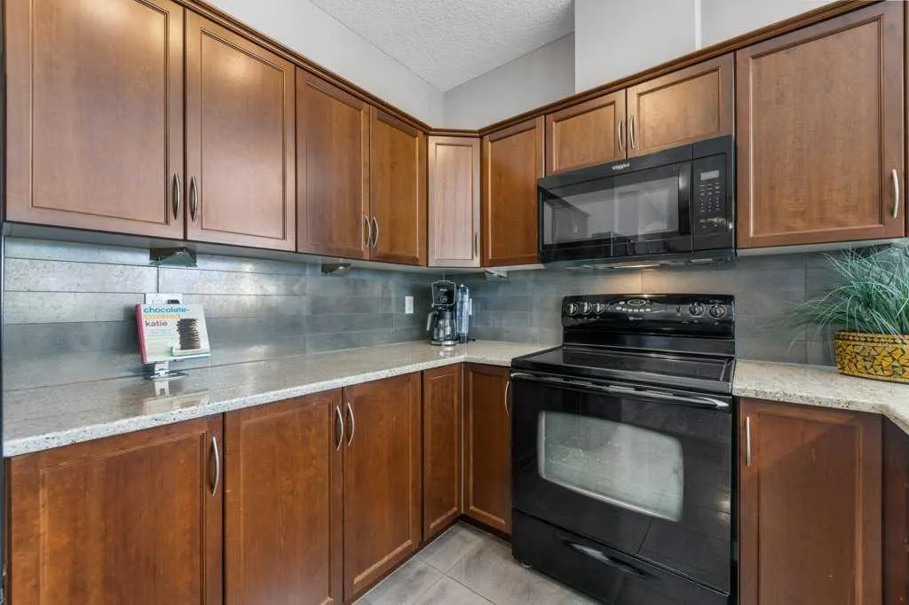 1 Crystal Green Lane, #129
