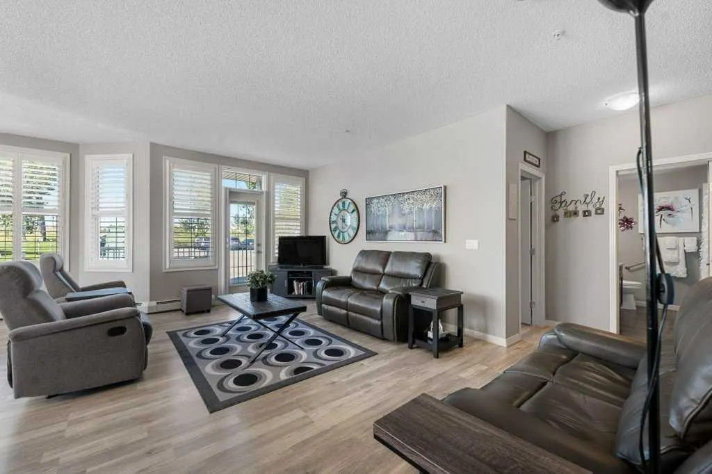 1 Crystal Green Lane, #129