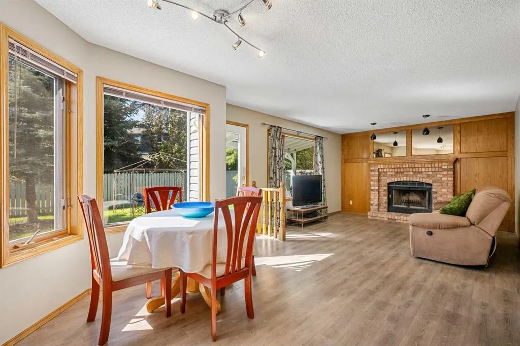 74 Sandringham Way NW