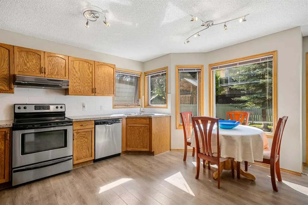 74 Sandringham Way NW