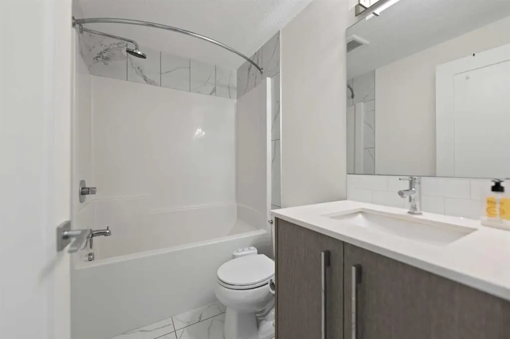 76 cornerstone Passage NE, #1404