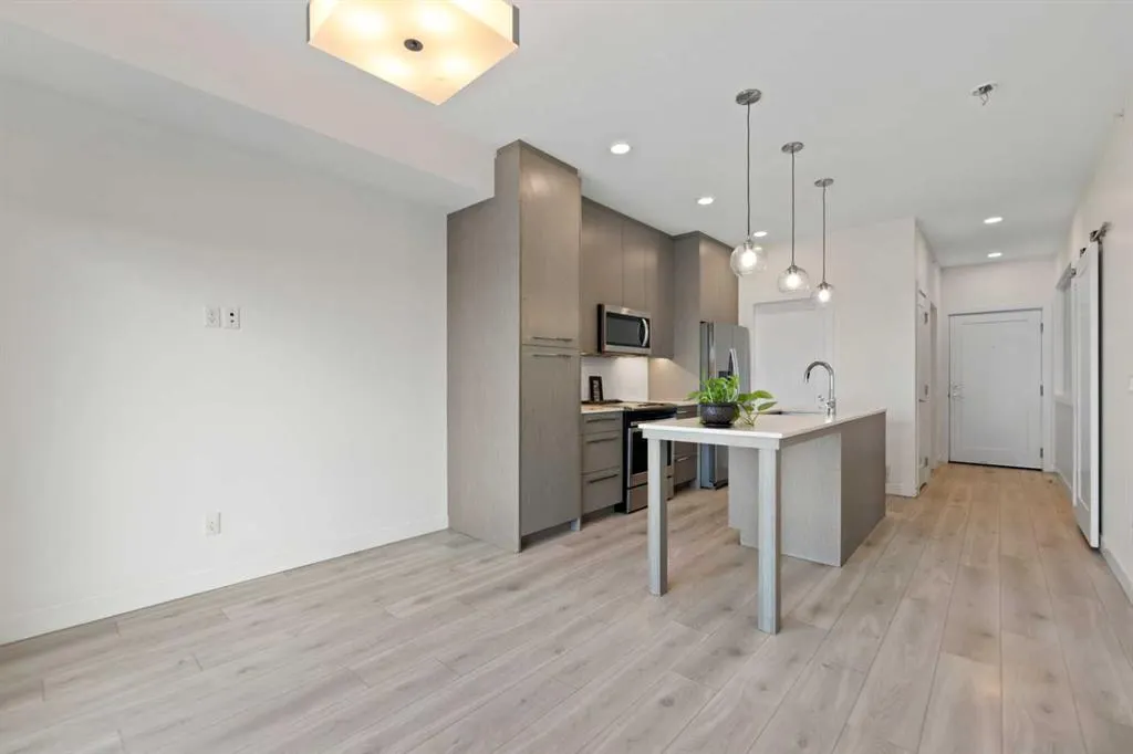 76 cornerstone Passage NE, #1404