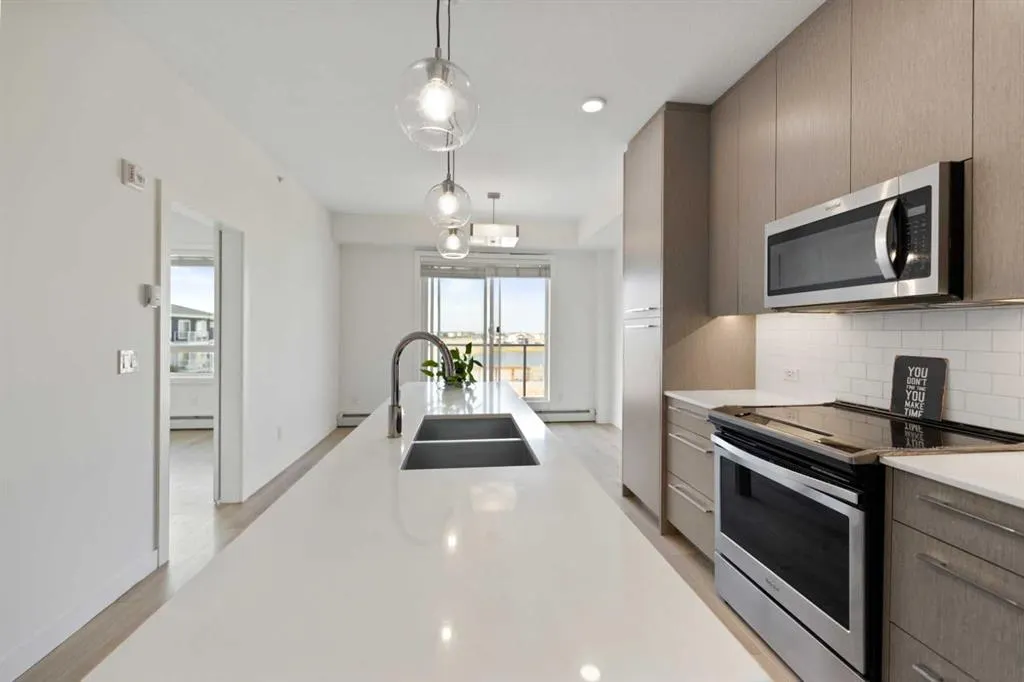 76 cornerstone Passage NE, #1404