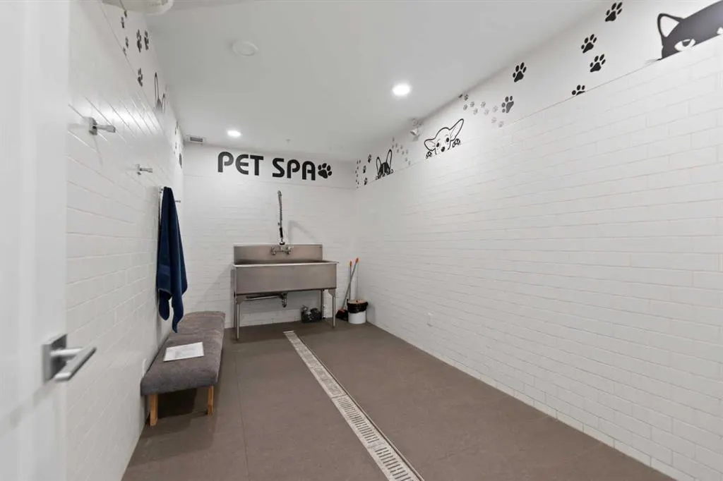 76 cornerstone Passage NE, #1404