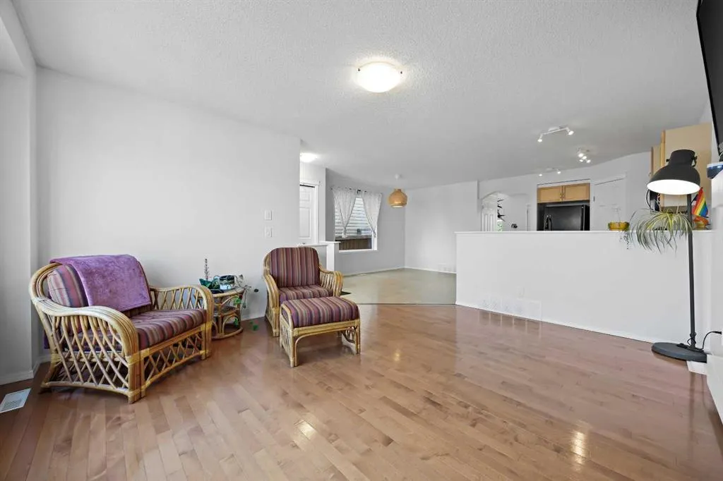 128 Everglen Road SW