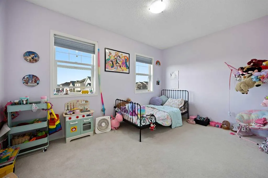 128 Everglen Road SW
