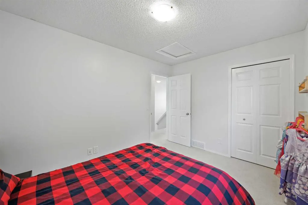 128 Everglen Road SW