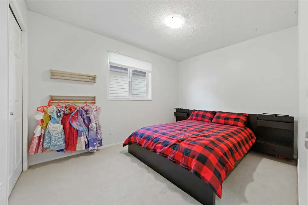 128 Everglen Road SW