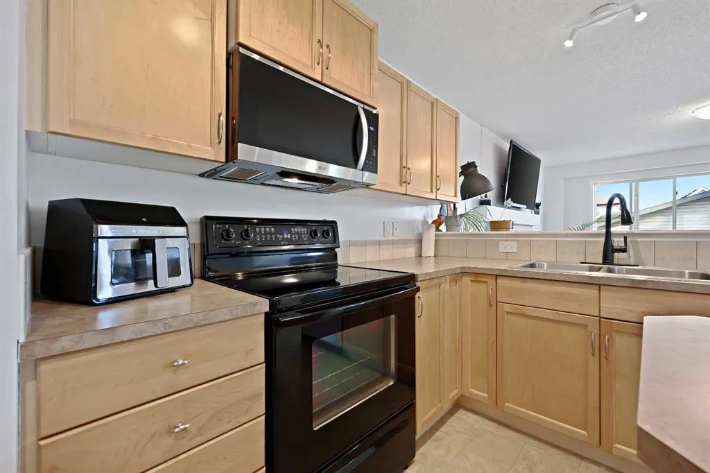 128 Everglen Road SW