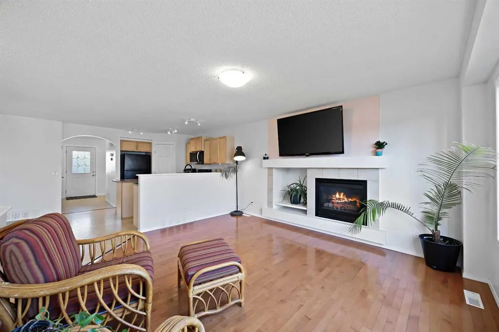 128 Everglen Road SW