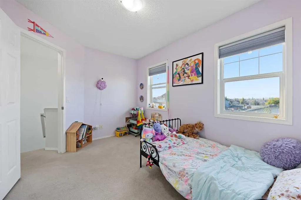 128 Everglen Road SW