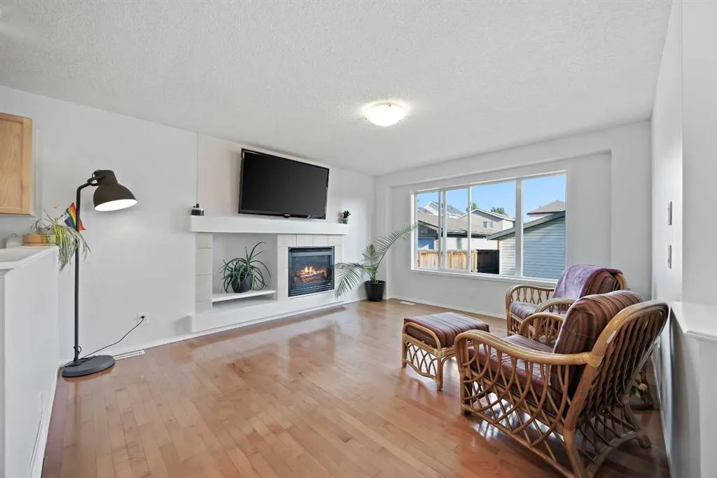 128 Everglen Road SW